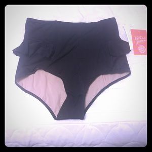 Kortni Jeane Hip Ruffle Bottoms Medium